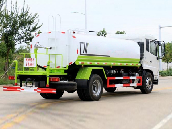 東風(fēng)天錦12到14方灑水車(chē)