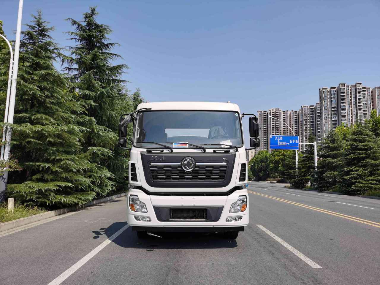 東風(fēng)天龍18方灑水車(chē)