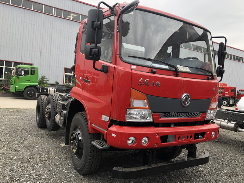 天錦浮動(dòng)橋三軸自卸車(chē)