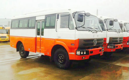 全時(shí)油田作業(yè)四驅越野客車(chē)EQ6670PT